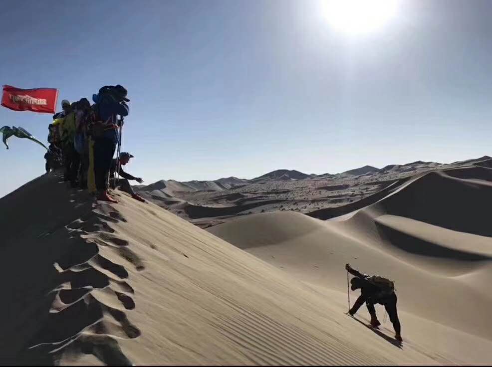 戈壁徒步究竟是一种什么样的体验